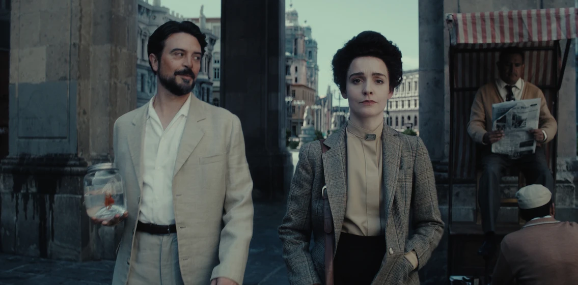 Ryan Gage y Olivia Vinall en leonora-in-the-morning-light