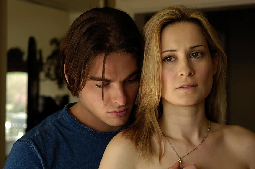 Kevin Zegers y Camille Sullivan en normal-2007