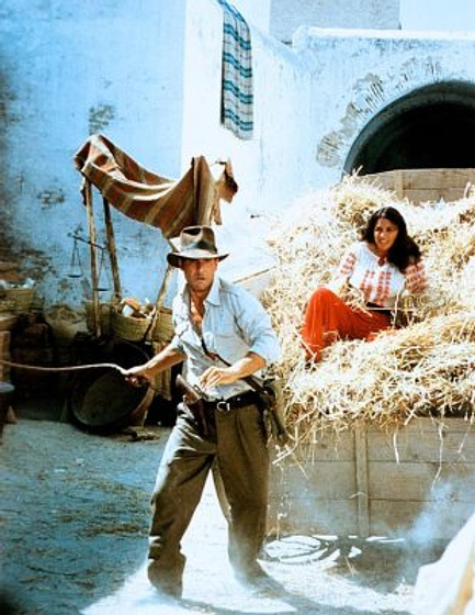 Harrison Ford [I] y Karen Allen en Indiana Jones en Busca del Arca Perdida