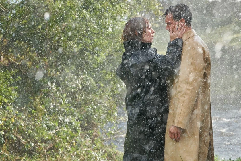 Emily Blunt y Jamie Dornan en una-cancion-irlandesa