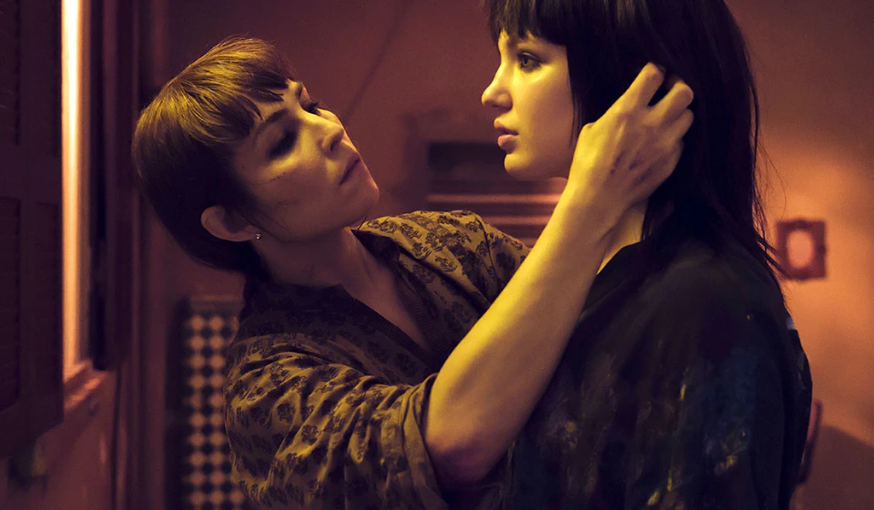 Noomi Rapace y Sophie Nélisse en la-protectora