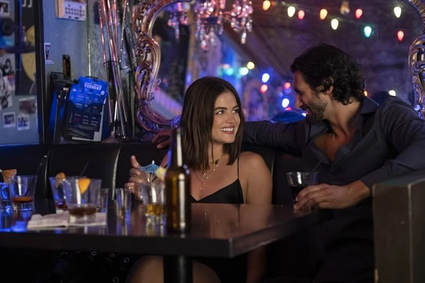 Lucy Hale y Al Miro en puppy-love-2023
