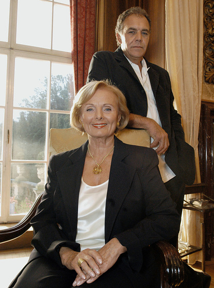 Christian Kohlund y Ruth-Maria Kubitschek en Dream Hotel: Mauricio