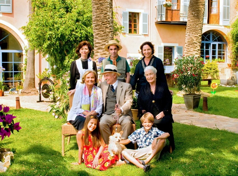Ellen Schwiers, Ruth-Maria Kubitschek, Charles Brauer, Marijam Agischewa, Katerina Jacob, Oscar Ortega Sánchez, Magali Greif y Kristo Ferkic en El Viaje de la Vida