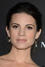 picture of actor Leah Cairns