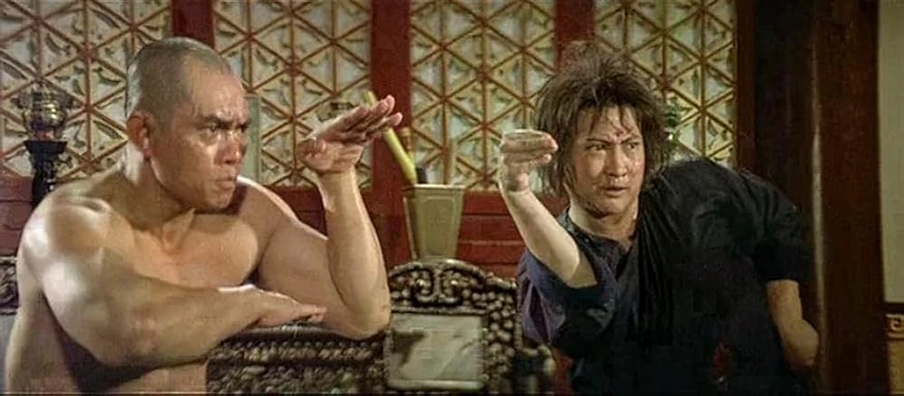 Sammo Hung Kam-Bo y Sing Cheng en the-iron-fisted-monk