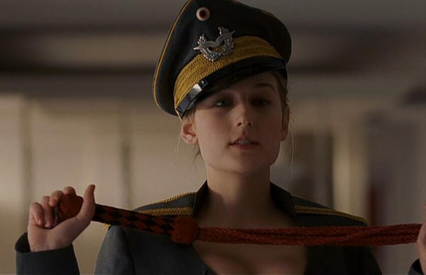 Leelee Sobieski en walk-all-over-me