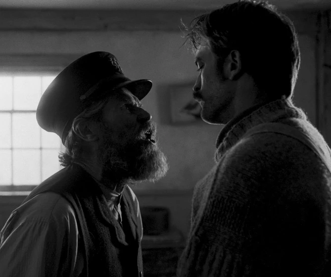 Willem Dafoe y Robert Pattinson en el-faro-2019