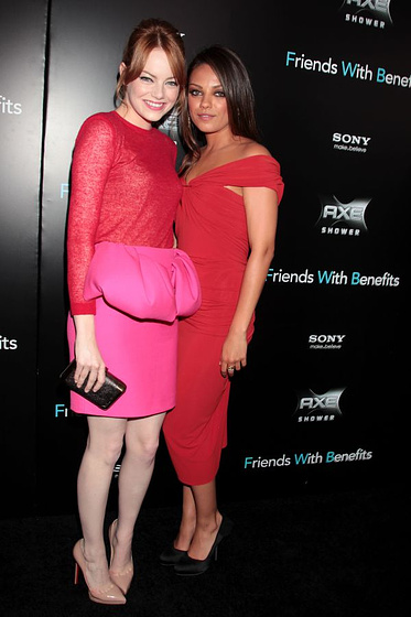 Mila Kunis y Emma Stone en Con derecho a roce (Premiere en Los Angeles. Julio 2011)
