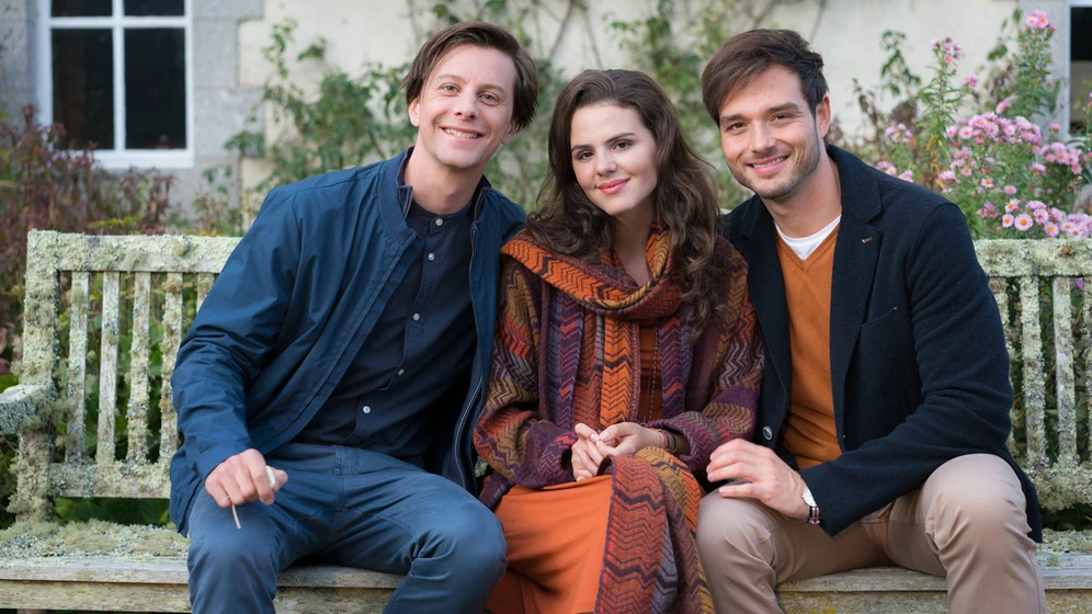 Jonathan Beck, Ruby O. Fee y Marc Schöttner en se-busca-ninera