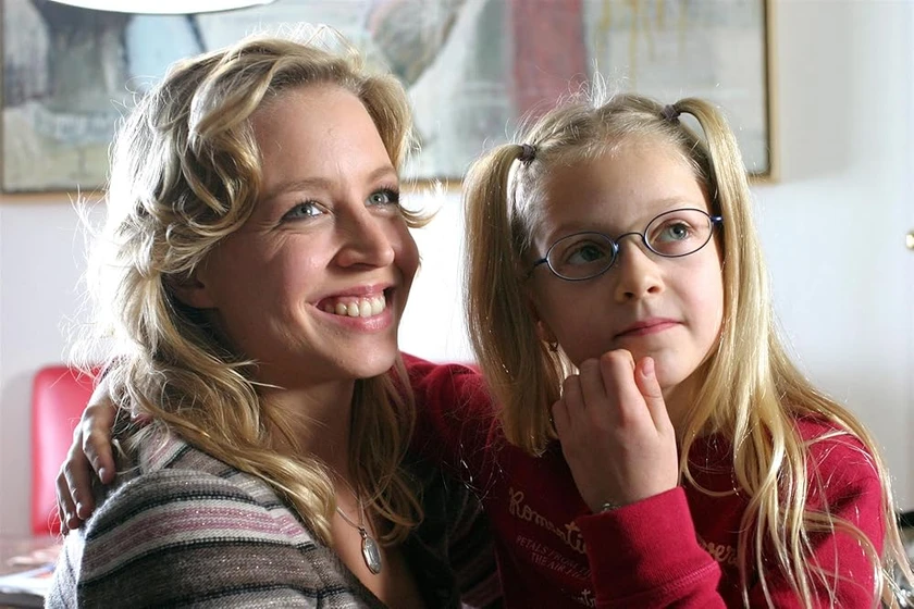 Nina Proll y Lili Hering en erbin-mit-herz