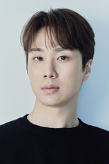 picture of actor Moon Dong-hyeok