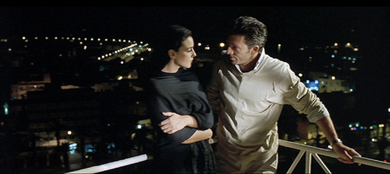 Monica Bellucci y Vincent Cassel en Agentes Secretos