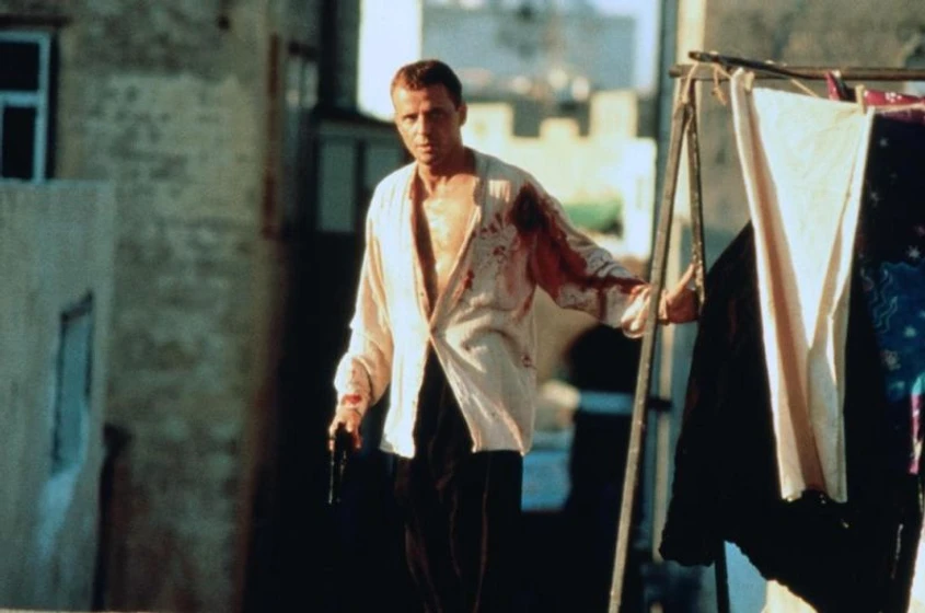 Aidan Quinn en caza-al-terrorista