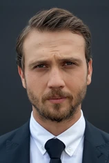 Foto de Aras Bulut Iynemli