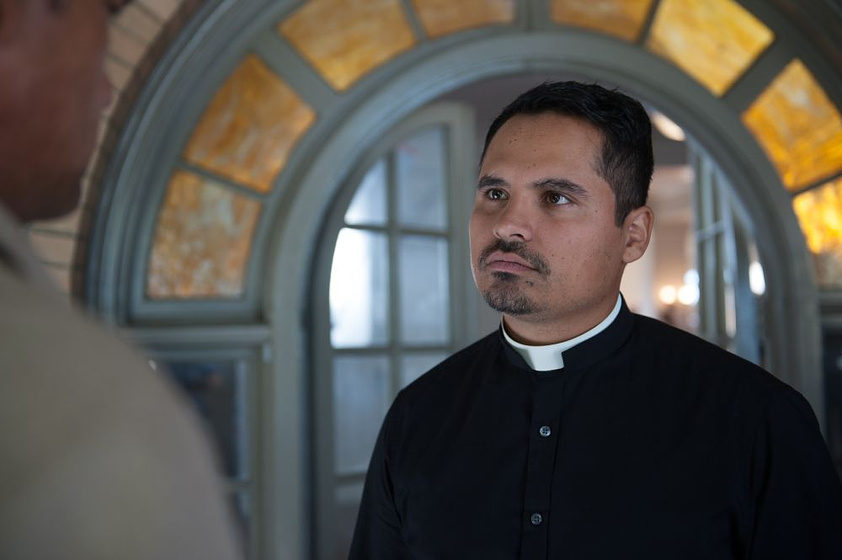 Michael Peña en Exorcismo en el Vaticano