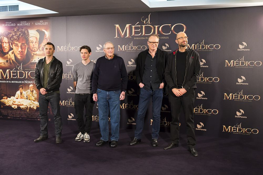 Olivier Martinez, Philipp Stölzl, Stellan Skarsgård, Tom Payne y Noah Gordon en El Médico (Photocall en Madrid. Diciembre 2013)