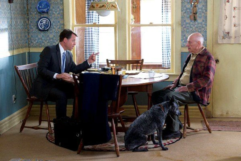 Greg Kinnear y Alan Arkin en timo-bajo-cero