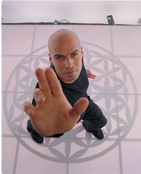 Billy Zane en invencibles