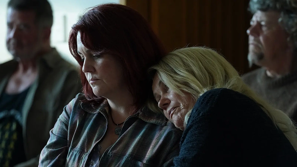 Melanie Lynskey y Robyn Malcolm en Pike River