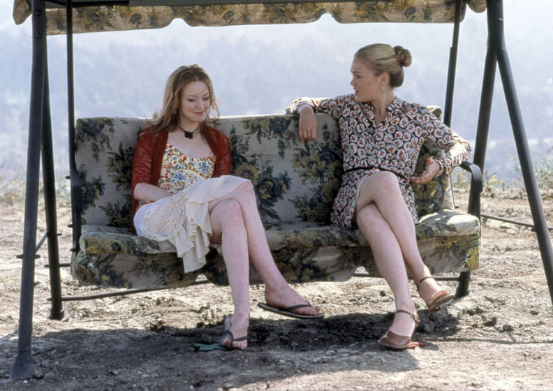 Julia Stiles, Mika Boorem y Azura Skye en Carolina