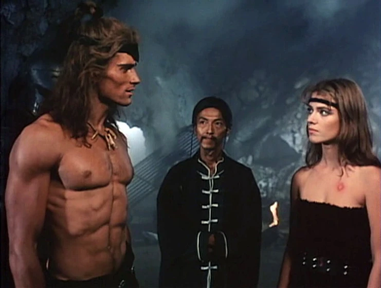 Miles O'Keeffe, Lisa Foster y Kiro Wehara en ator-2-el-invencible