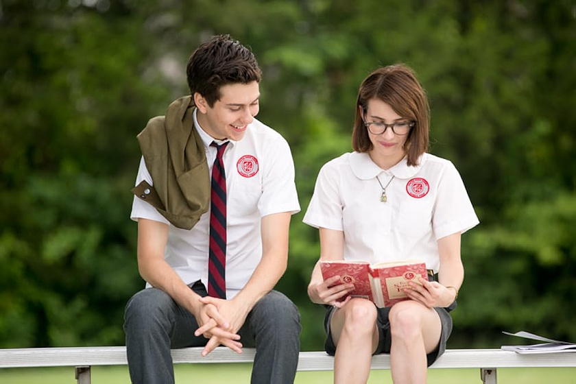 Emma Roberts y Nat Wolff en Ashby