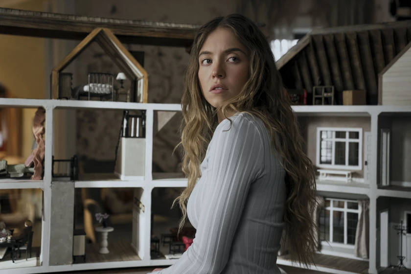 Sydney Sweeney en la-asistenta
