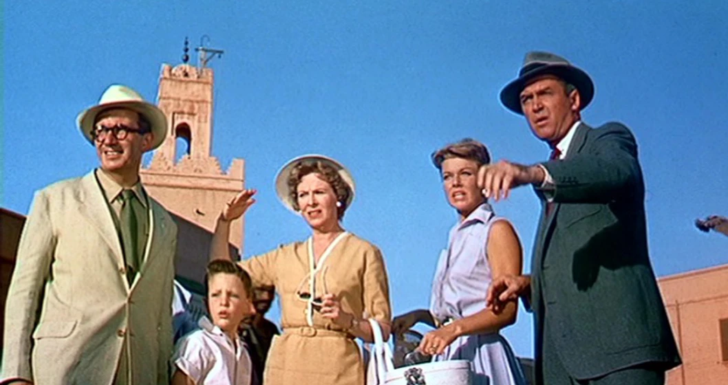 James Stewart, Doris Day, Brenda De Banzie y Bernard Miles en el-hombre-que-sabia-demasiado-1956