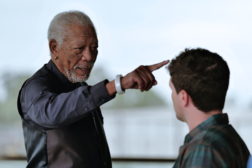 Morgan Freeman y Josh Hutcherson en 57 Segundos
