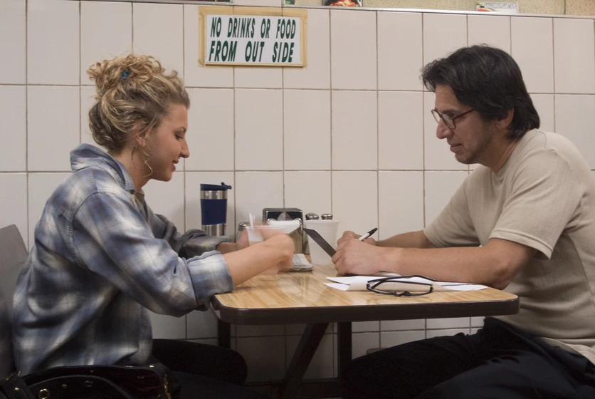 Ray Romano y Nina Arianda en robo-a-la-mafia