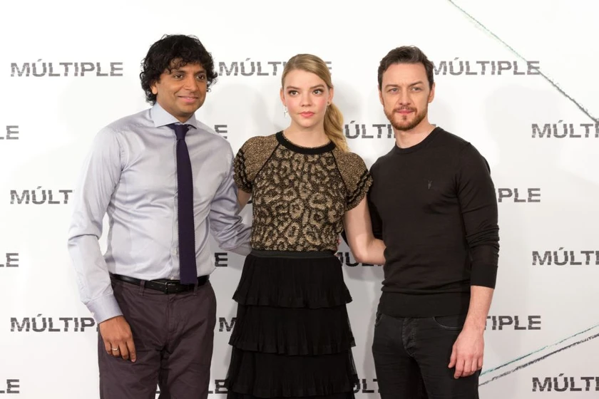 M. Night Shyamalan, James McAvoy y Anya Taylor-Joy en multiple (Photocall en Madrid. Enero 2017)