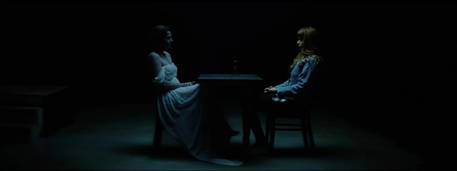 April Hartman y Jessica Dawn Willis en the-woman-under-the-stage
