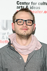 picture of actor Luke Robertson