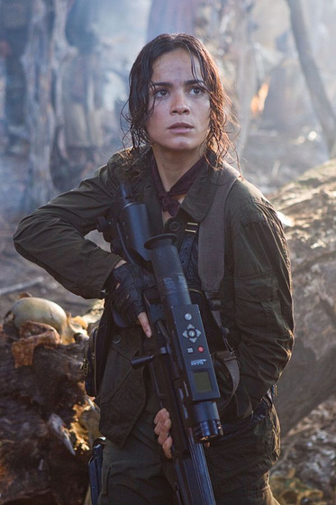 Alice Braga en Predators