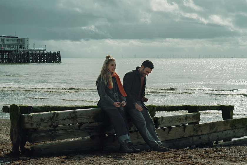Imogen Poots y Brett Goldstein en Contigo, Todo