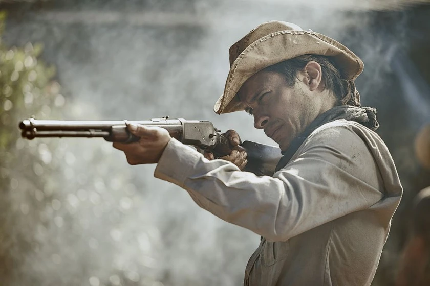 Gael García Bernal en ardor-la-justicia-de-los-debiles