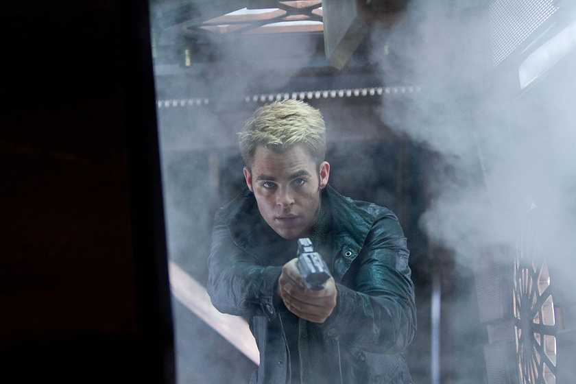 Chris Pine en Star Trek. En la oscuridad