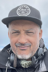 photo of person Julian Holmes