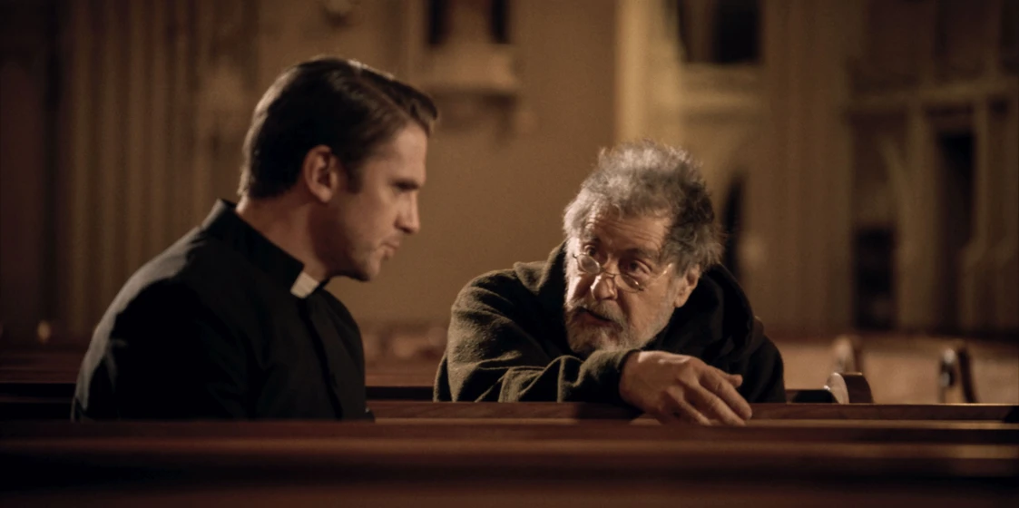Al Pacino y Dan Stevens en the-ritual-2025