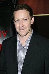 picture of actor Simon Reynolds