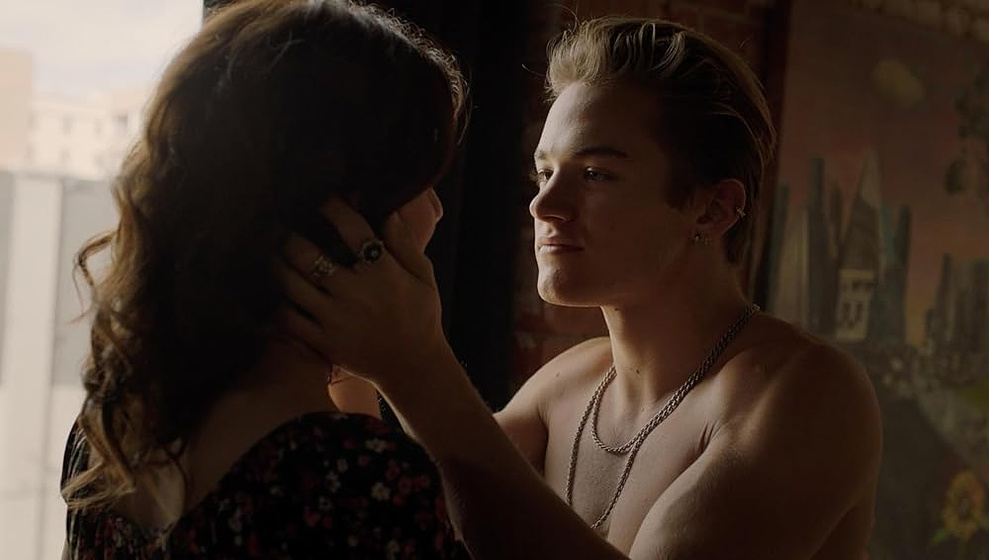 Carrie Wampler y Mitchell Hoog en Un Embarazo Peligroso