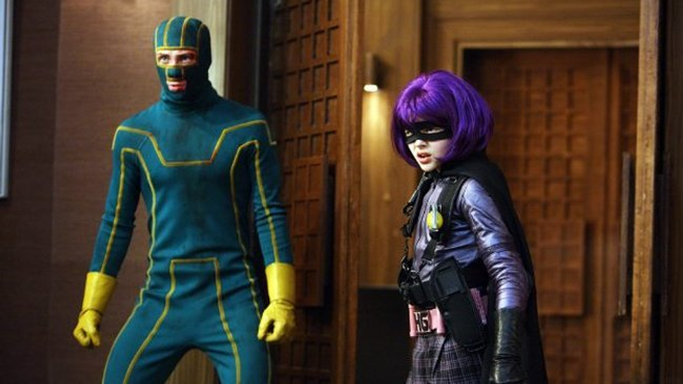 Chloë Grace Moretz y Aaron Taylor-Johnson en Kick-Ass. Listo para machacar