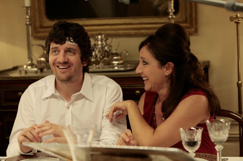 Fabio De Luigi y Carla Signoris en happy-family