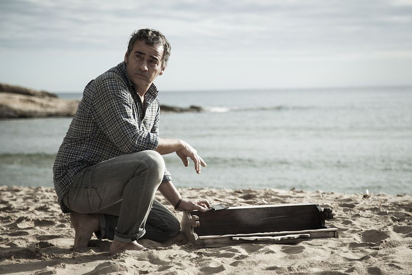 Eduard Fernández en Lejos del mar