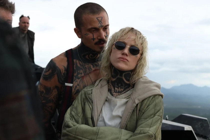 Maika Monroe en la-bala-de-dios