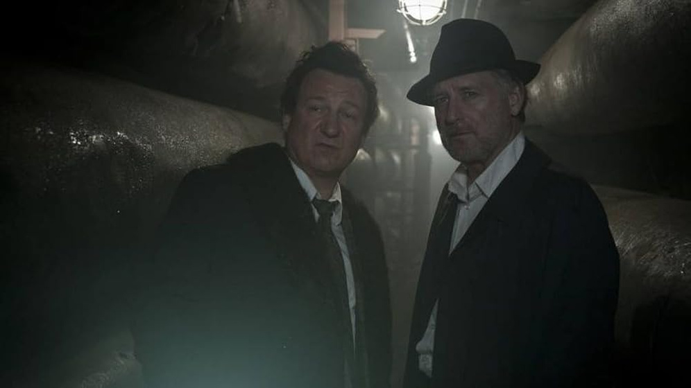 Bill Pullman y Robert Wieckiewicz en el-juego-mas-frio