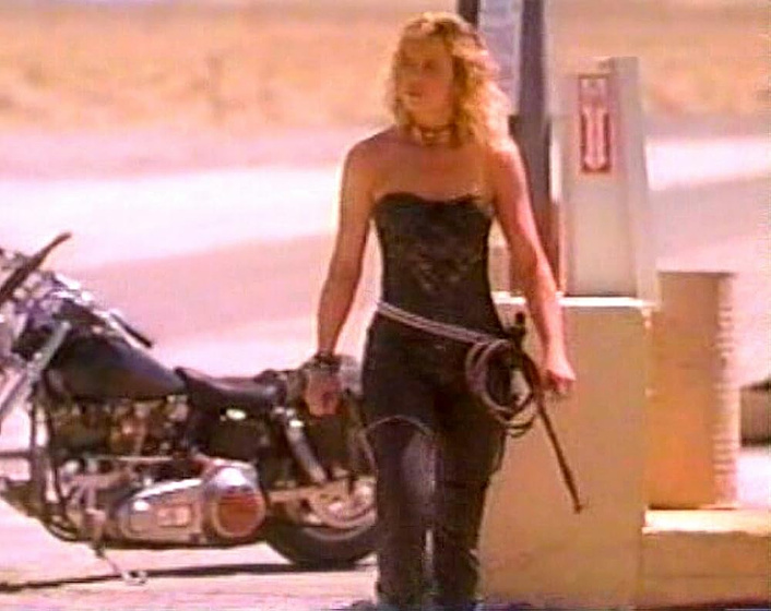 Kathy Long en traicion-y-venganza-1995