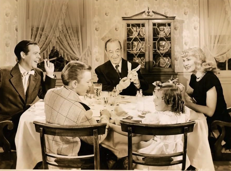 Hugh Herbert, Arthur Lake, Penny Singleton, Larry Simms y Marjorie Ann Mutchie en Blondie in the Dough