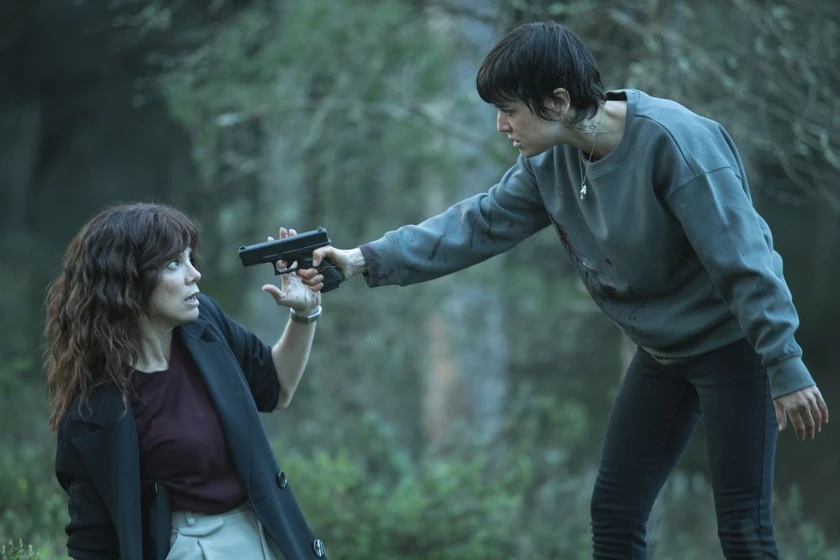 Juana Acosta y Adriana Ugarte en lobo-feroz